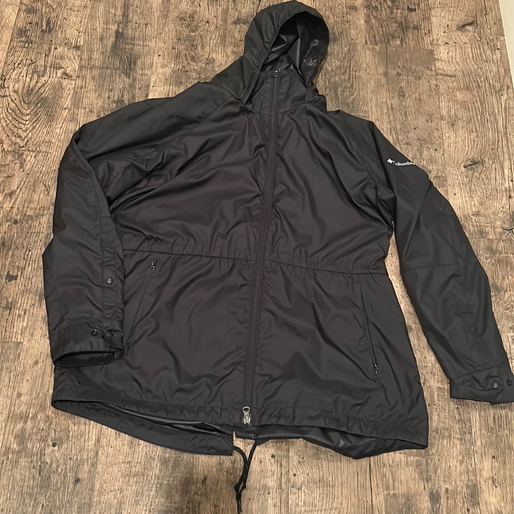 Womens XL Columbia rain/windbreaker jacket.